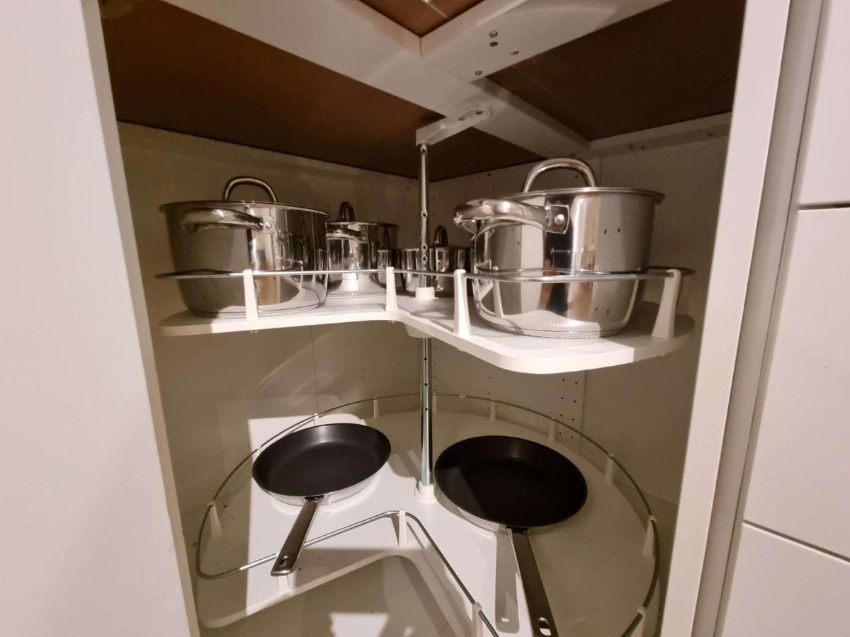 Gasthuis In House - Spacious Private Room, Queen Bed, Close To Center Stavanger