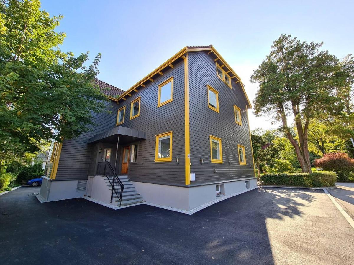 In House - Spacious Private Room, Queen Bed, Close To Center Gasthuis *